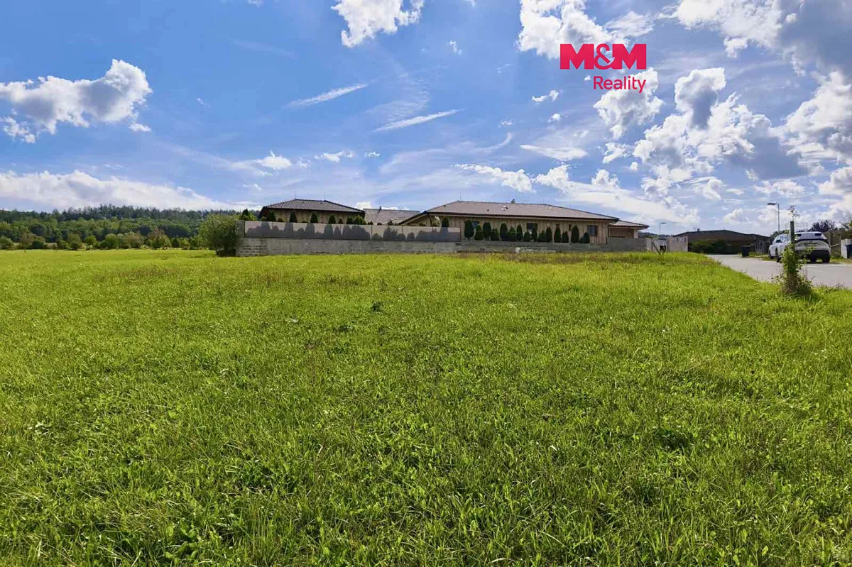Prodej stavebního pozemku 1293 m²